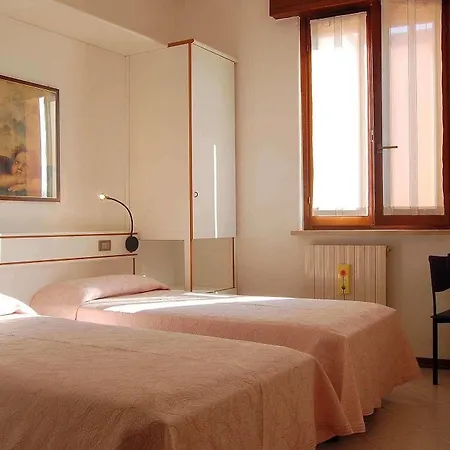 ホテル アルベルゴ ビスコンティ 3*